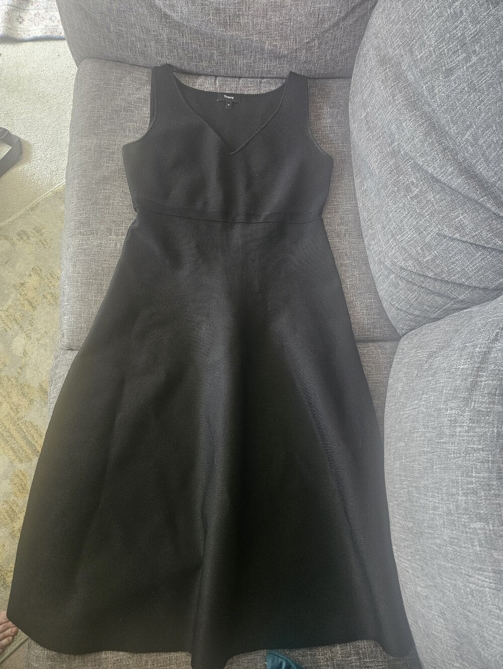 Theory sleeveless, flare, compact crepe Black Midi Dress. Medium. 15ptp